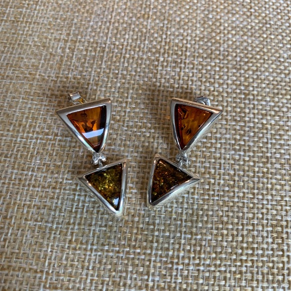 Two tones of amber with inclusions set in sterling silver. - Picture 3 of 7